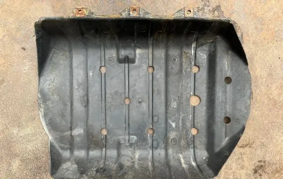 Nissan Terrano Fuel tank bottom protection 172857F601 172857F600