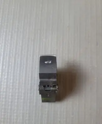 Volkswagen Touareg II Tailgate opening switch 7P6959831