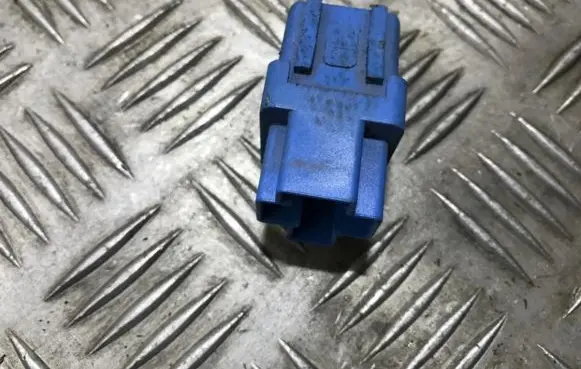 Nissan Primera Other relay 252309f900 4ra94001065