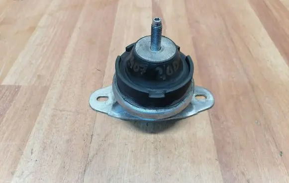 Peugeot 407 Engine mount bracket 184493 184492 9635939880