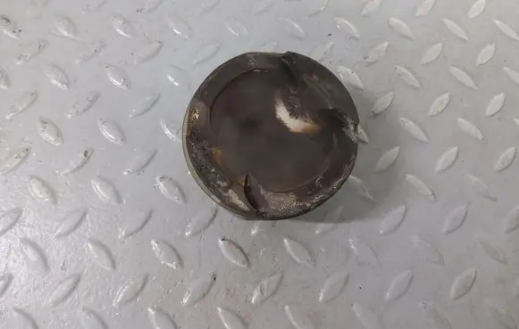 Piston