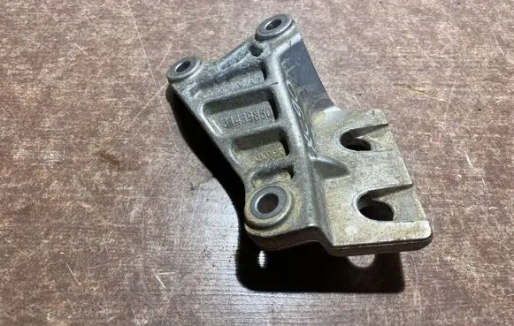 Volvo XC90 Front differential bracket 31439850