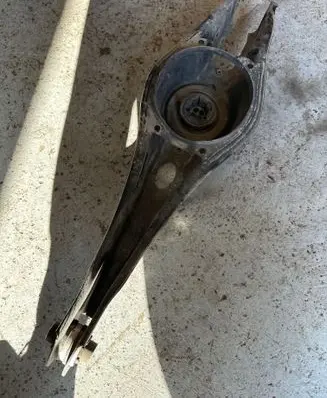 Rear upper control arm/wishbone
