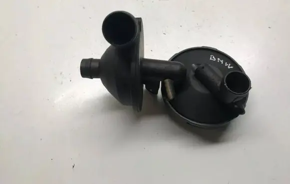 BMW 3 E46 Oil breather separator 7501566