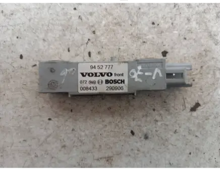 Volvo V70 Airbag deployment crash/impact sensor 9452777 008433 290906