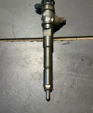 Dacia Logan II Fuel injector 0445110652