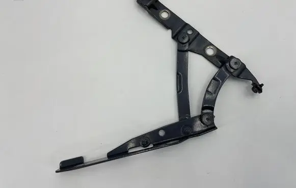 Tailgate/trunk/boot hinge