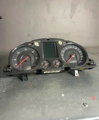 Volkswagen PASSAT B6 Speedometer (instrument cluster) A2C53194181