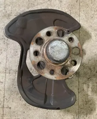 Mercedes-Benz C W204 Front wheel hub spindle knuckle