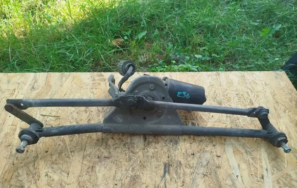 BMW 3 E36 Front wiper blade arm 8353433 058371 0390241333