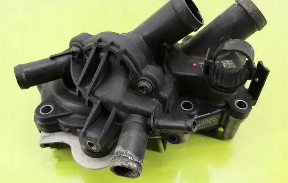 Skoda Yeti (5L) Thermostat housing 04E121600BD