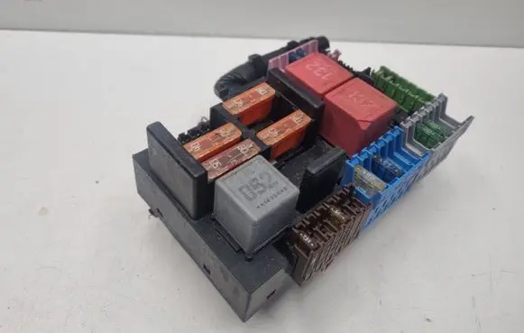 Mercedes-Benz E W213 Fuse module A2139068701 2139068701