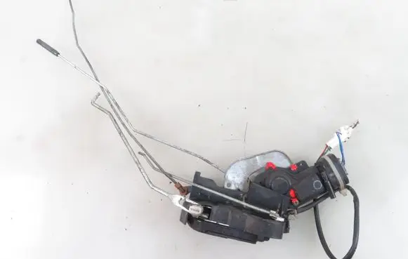 Suzuki Grand Vitara I Front door lock 