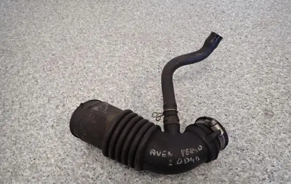 Toyota Avensis Verso Intercooler hose/pipe