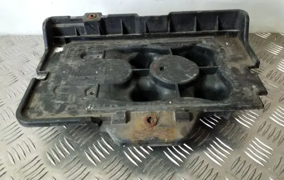 Volkswagen Golf III Battery tray 1J0915333