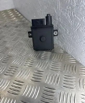 BMW 5 E60 E61 Glow plug pre-heat relay 7801201 0522140101