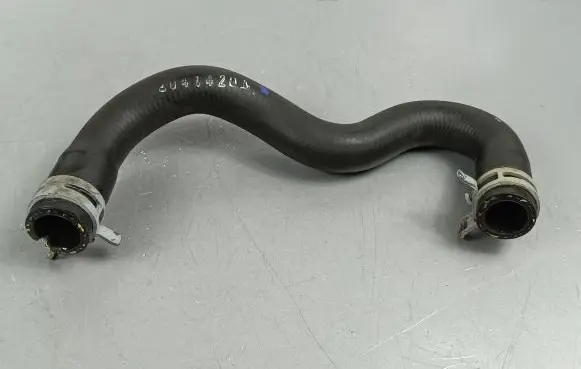 Coolant pipe/hose