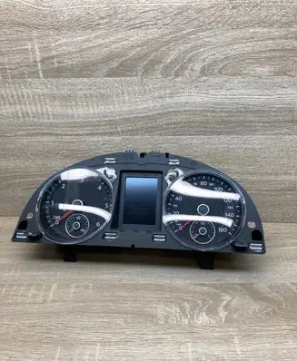 Volkswagen PASSAT CC Speedometer (instrument cluster) 3C8920970L