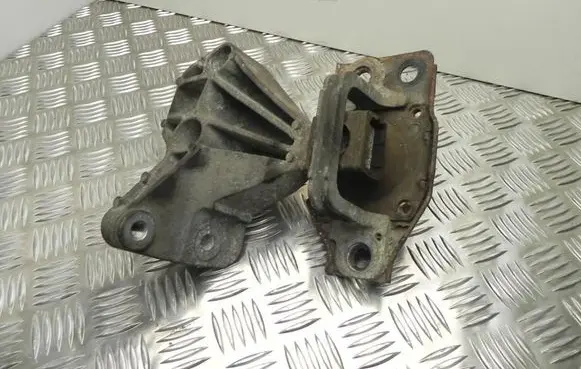Nissan Qashqai+2 Engine mount bracket 36641 VD10186