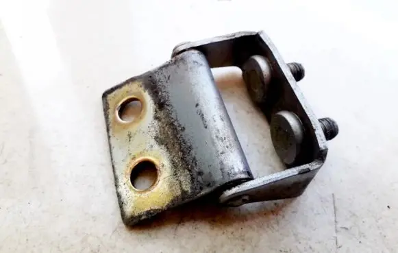 Mazda Premacy Tailgate/trunk/boot hinge