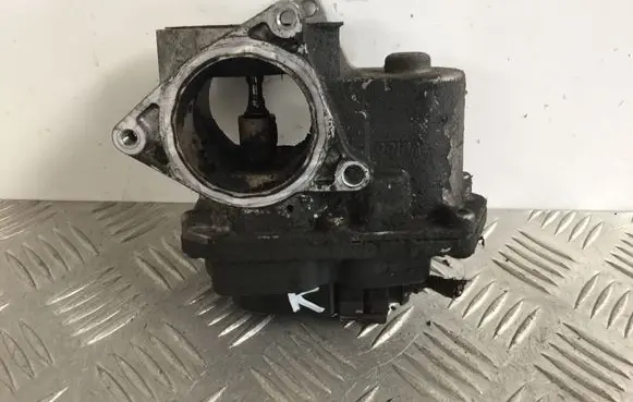 Volkswagen Tiguan EGR valve 03L131501K