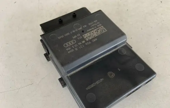 Audi Q7 4M Fuel injection pump control unit/module 4M0906121B