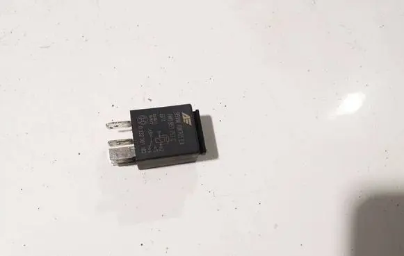 Audi A3 S3 8P Other relay 7M0951253C