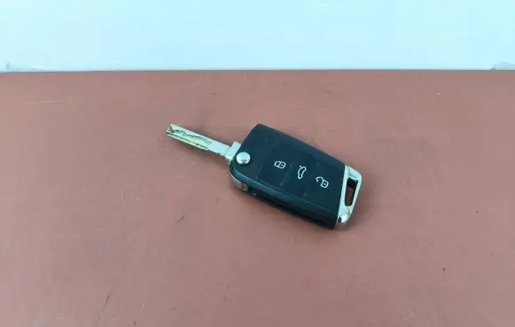 Volkswagen Tiguan Ignition key/card 5G6959752CJ