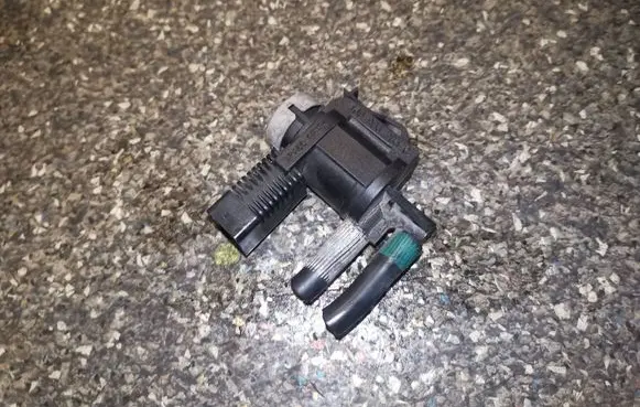 Audi A6 S6 C6 4F Turbo solenoid valve 1J0906283C
