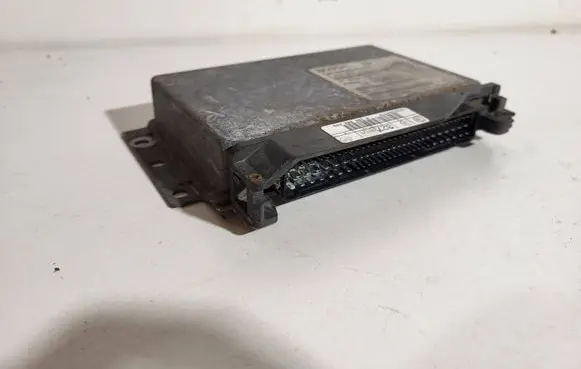 Renault Laguna I Engine control unit/module 7700105003