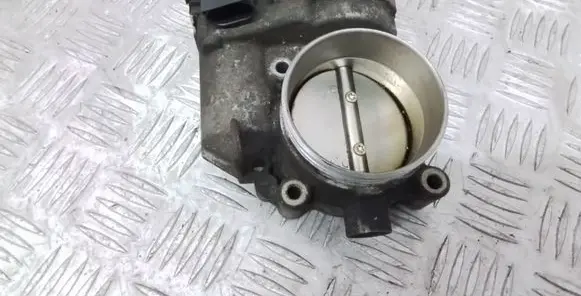 Volvo C30 Throttle valve 8687927