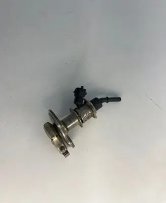 Land Rover Defender AdBlue injector LPLA189E3AA