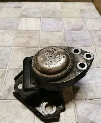 Ford Fiesta Engine mount bracket 2661CF012 2661CF012GC