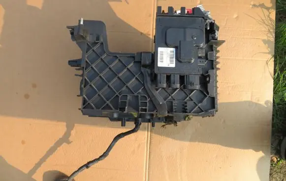 Renault Fluence Battery box tray 