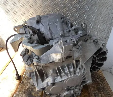 Ford Kuga I Manual 5 speed gearbox AV4R7002BB