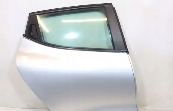 Renault Clio IV Rear door