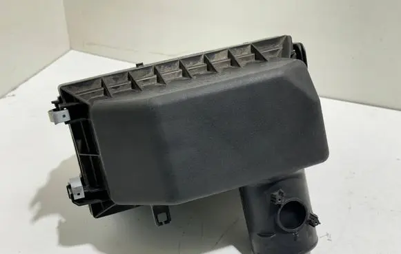 Toyota Highlander XU70 Air filter box 17812F0010