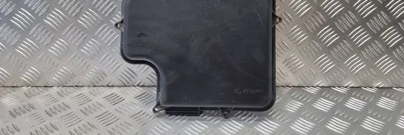 Volkswagen PASSAT B5.5 Fuse box cover 8D1907613A