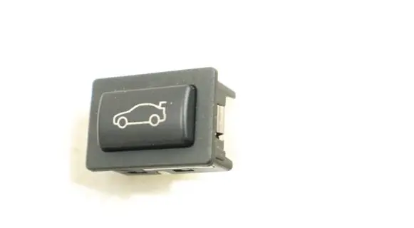 Tailgate opening switch