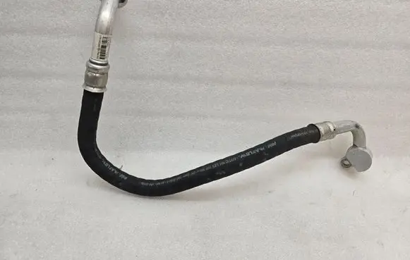 Air conditioning (A/C) pipe/hose