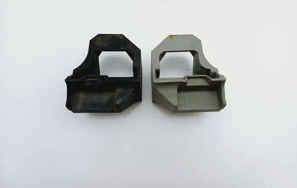 BMW 1 E81 E87 Radiator mount bracket 17117807186 17117807185