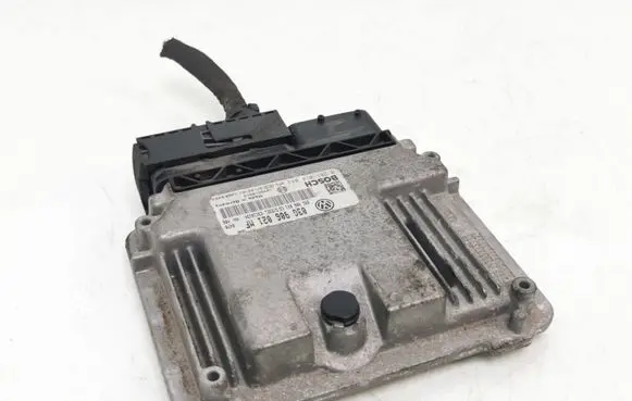 Volkswagen Touran I Engine control unit/module 03G906021MF 0281014042