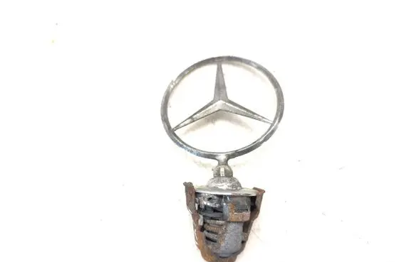 Mercedes-Benz W123 Manufacturer badge logo/emblem 