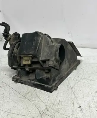 Audi A6 S6 C4 4A Mass air flow meter 4A0133471