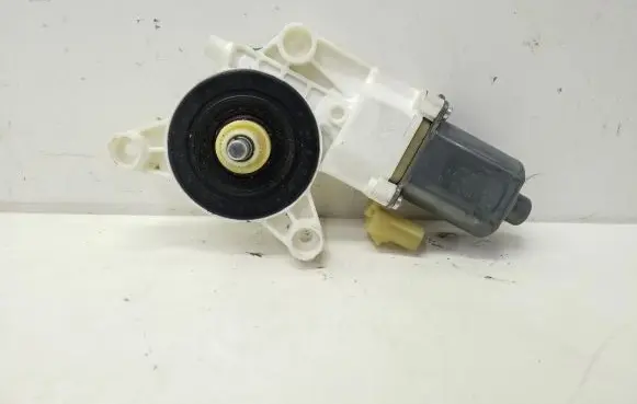Chrysler Town & Country V Rear door window regulator motor 3018077D