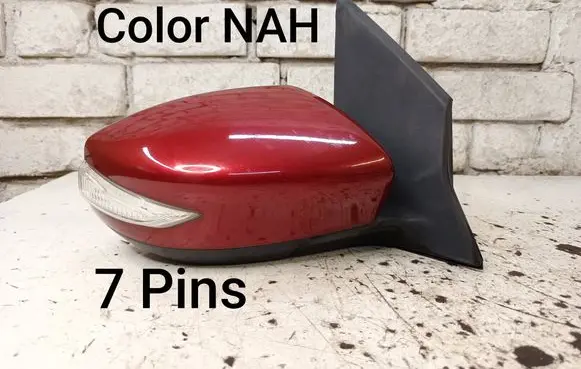 Nissan Pulsar Front door electric wing mirror 212876244