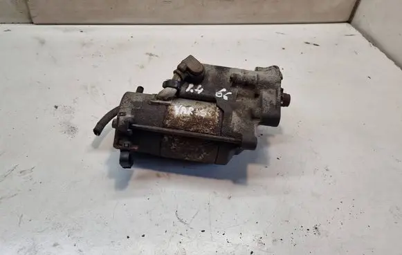 Toyota Yaris Starter motor 281003300 4280002730