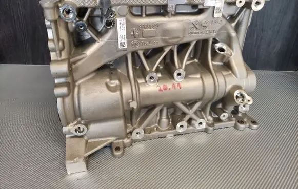 BMW 2 F22 F23 Engine block B48B20B