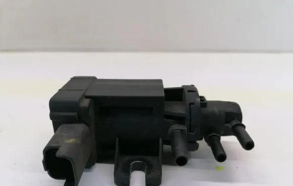 Peugeot 308 SW Turbo solenoid valve 9652570180