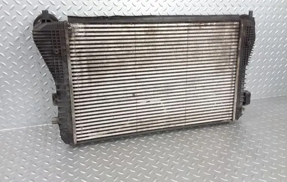 Skoda Octavia Mk2 (1Z) Intercooler radiator 1K0145803L